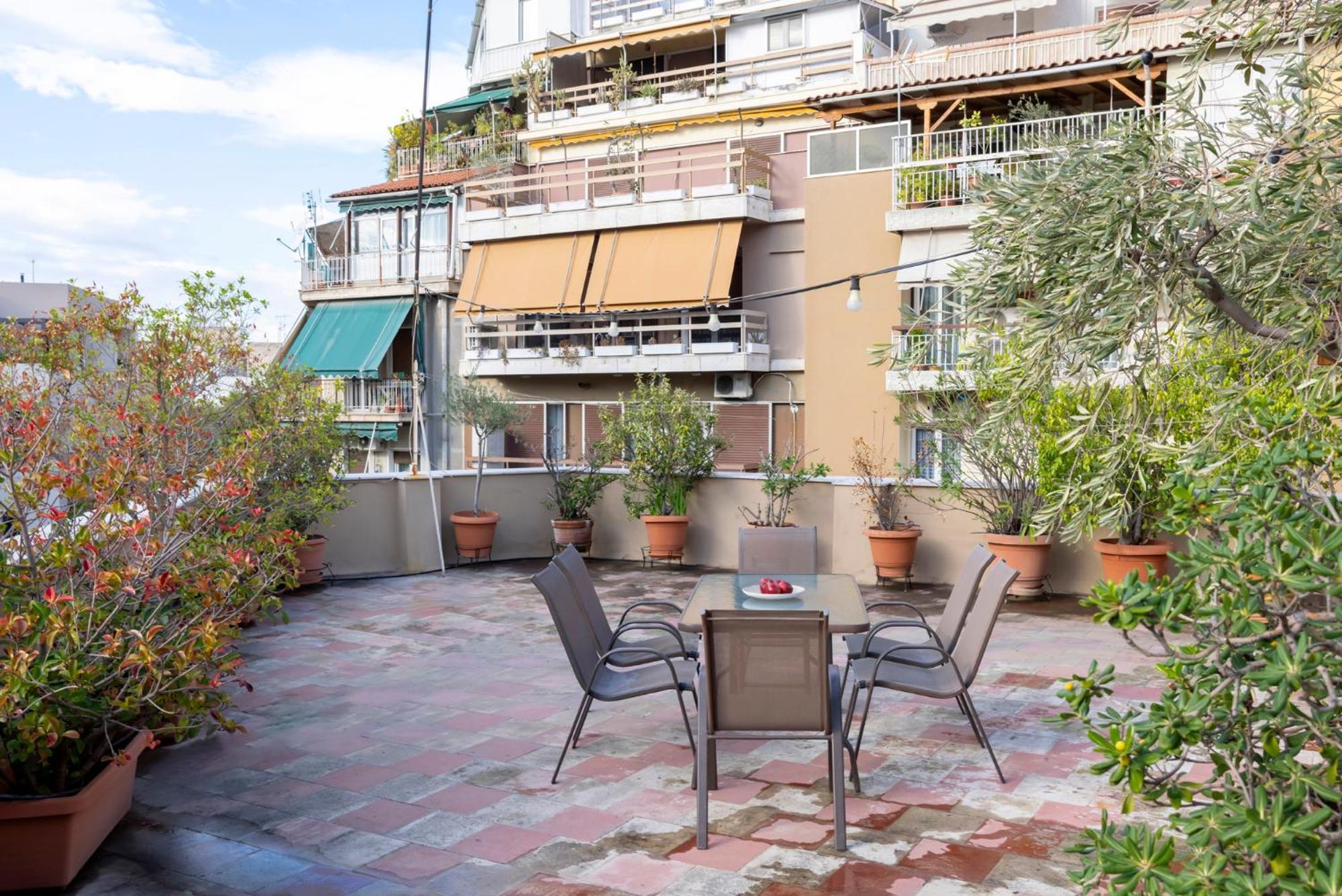 Apartamento Acropolis Maisonette 3br 6ppl 15min Metro&museum