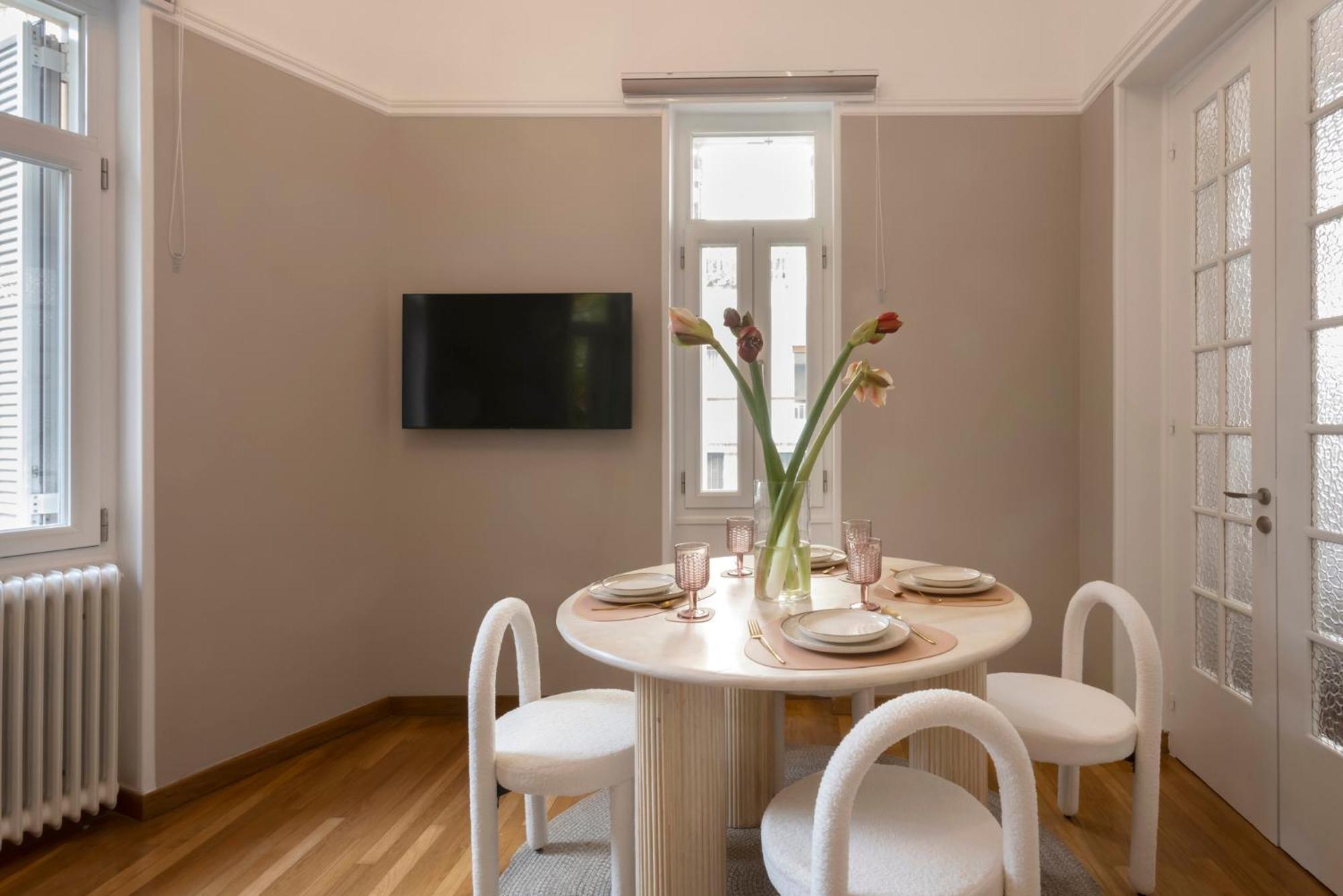 Acropolis Maisonette 3br 6ppl 15min Metro&museum